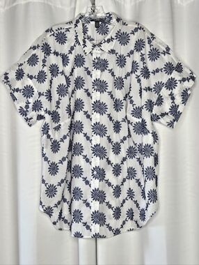 Chaps women's button up shirt white with blue embroidered floral design size 2X